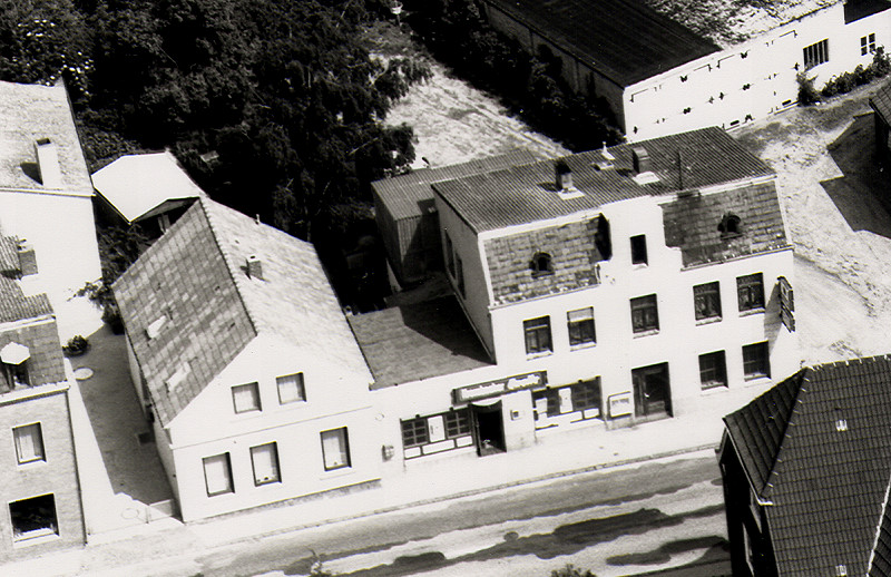 Datei:Krombacher Quelle 1970er.jpg