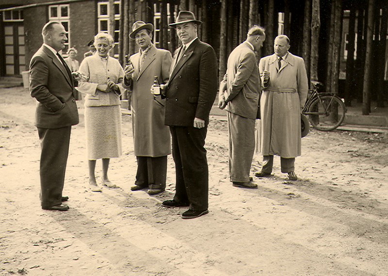 Datei:Richtfest 1957-1.jpg