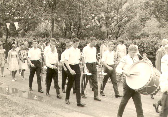 Datei:Vogelschießen Brb-Volksschule Süd-16.jpg