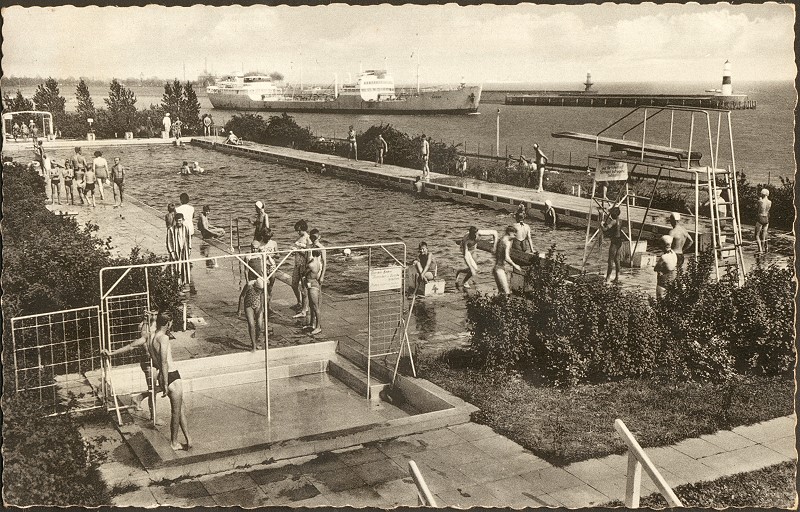 Datei:BS1-E004 Schwimmbad Ulitzhörn.jpg