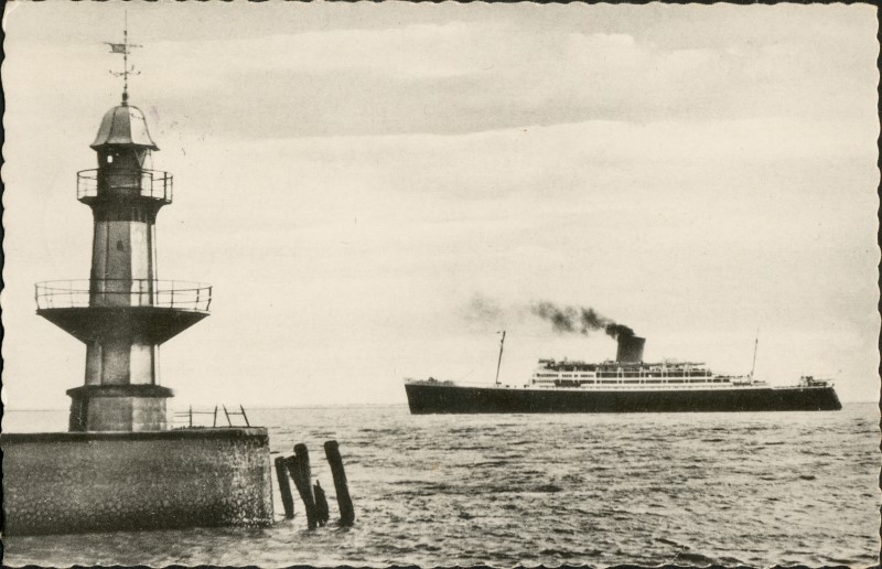 Datei:SK2-E023 Mole mit Dampfer.jpg