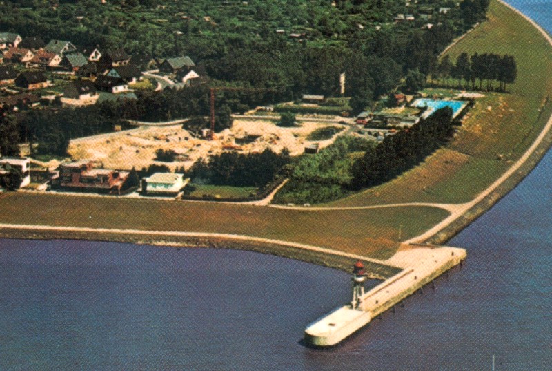 Datei:PAC-E031 Freibad-1970-77.jpg