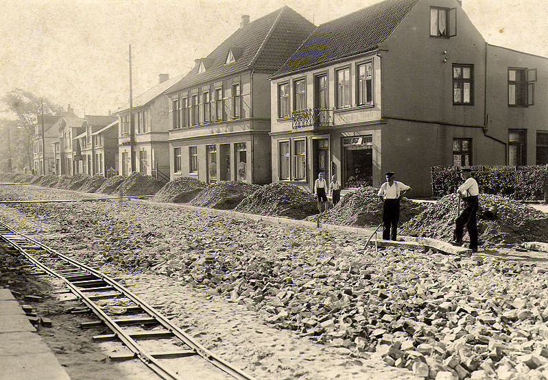 Datei:Koogstr.-Ausbau1932-12.jpg