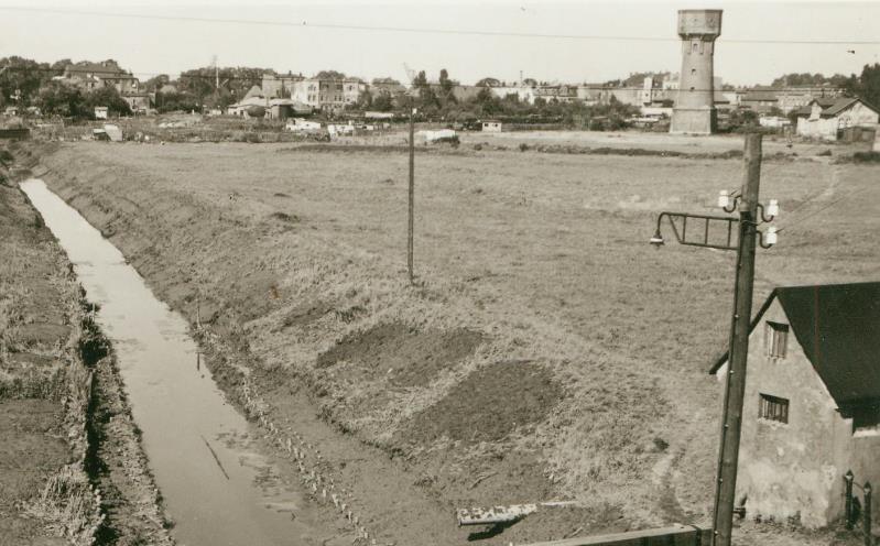 Datei:Elbsiel und Wasserturm Festgestraße.jpg