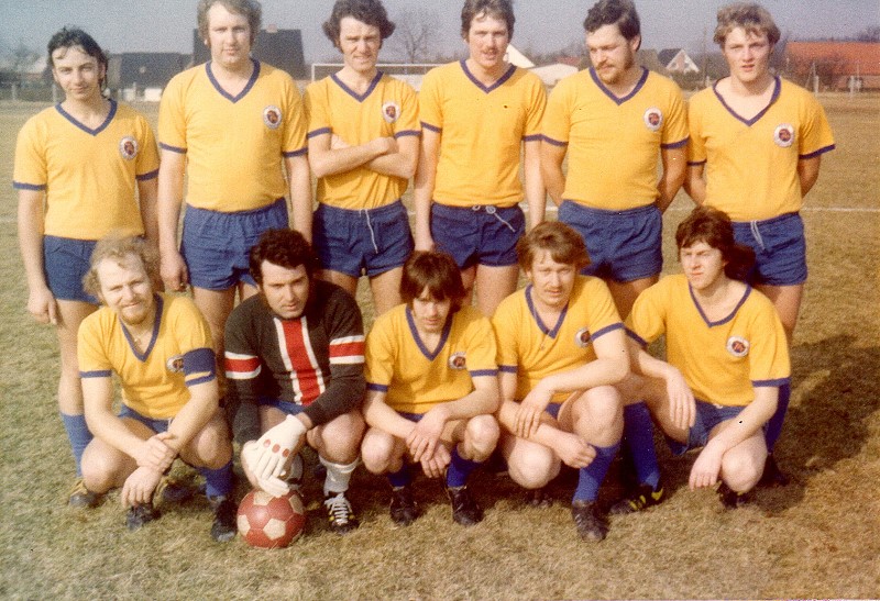 Datei:Team74-ca.1980.jpg