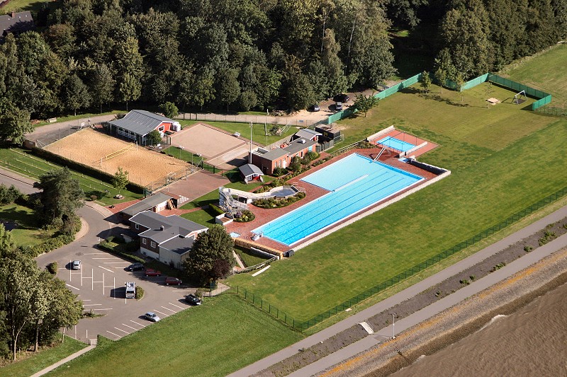 Datei:Luftaufnahme 9.2015.jpg