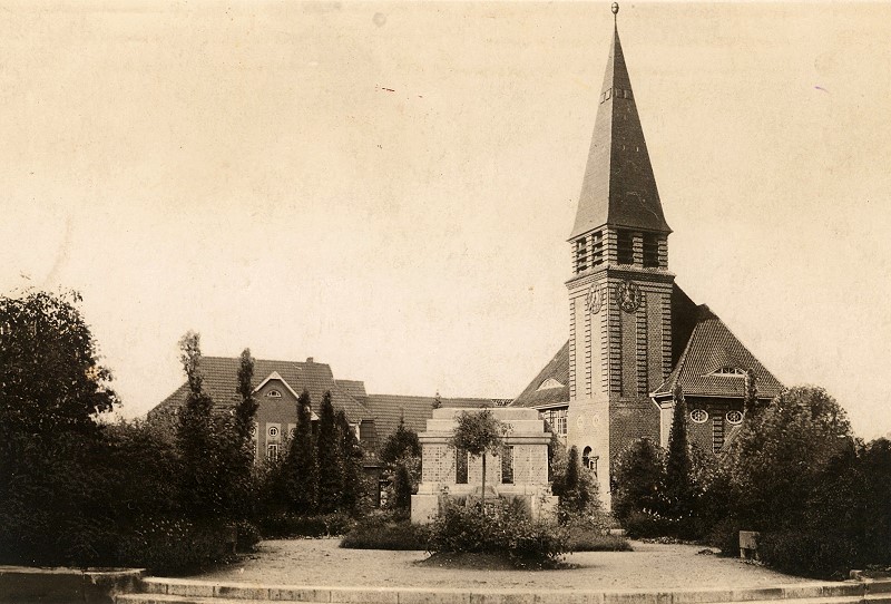 Datei:Pauluskirche Ehrenmal-4-RD.jpg