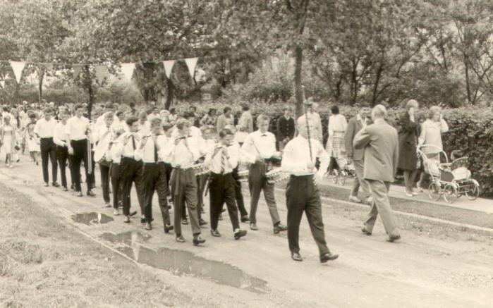Datei:Vogelschießen Brb-Volksschule Süd-23.jpg