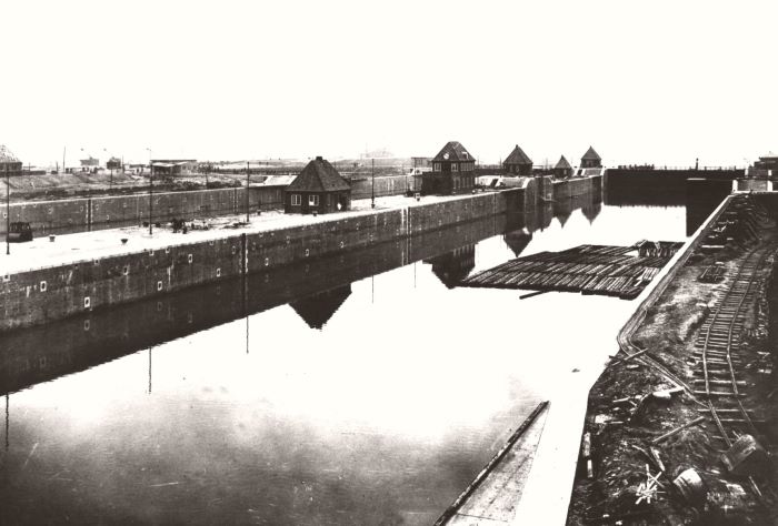 Datei:705-Neue Schleuse 4.4.1914.jpg