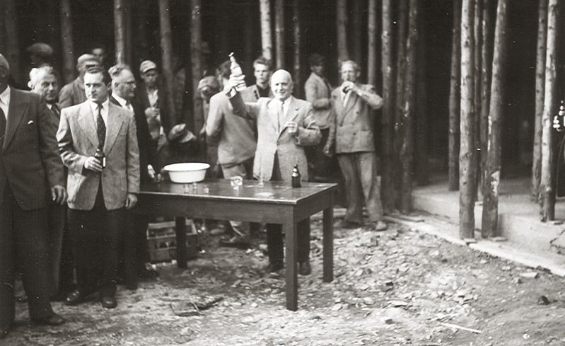 Datei:Richtfest 1957-6.jpg