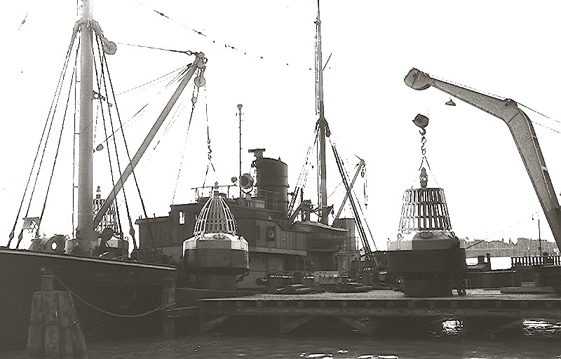 Datei:Mellum an Brücke.jpg