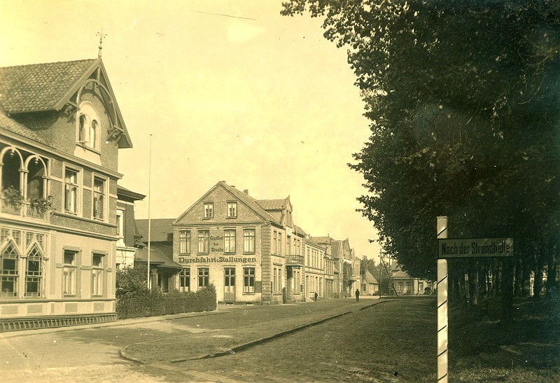 Datei:Am Markt Traube-2-RD.jpg