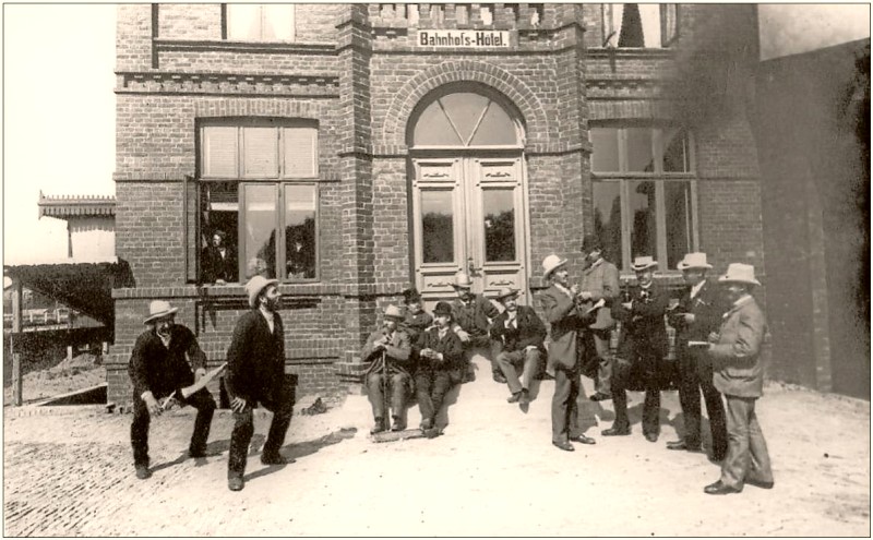 Datei:Bahnhofshotel vor 1900.jpg