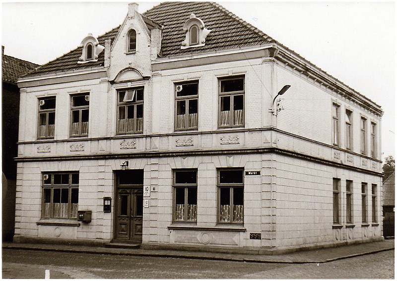 Datei:Gemeindehaus-BS.jpg