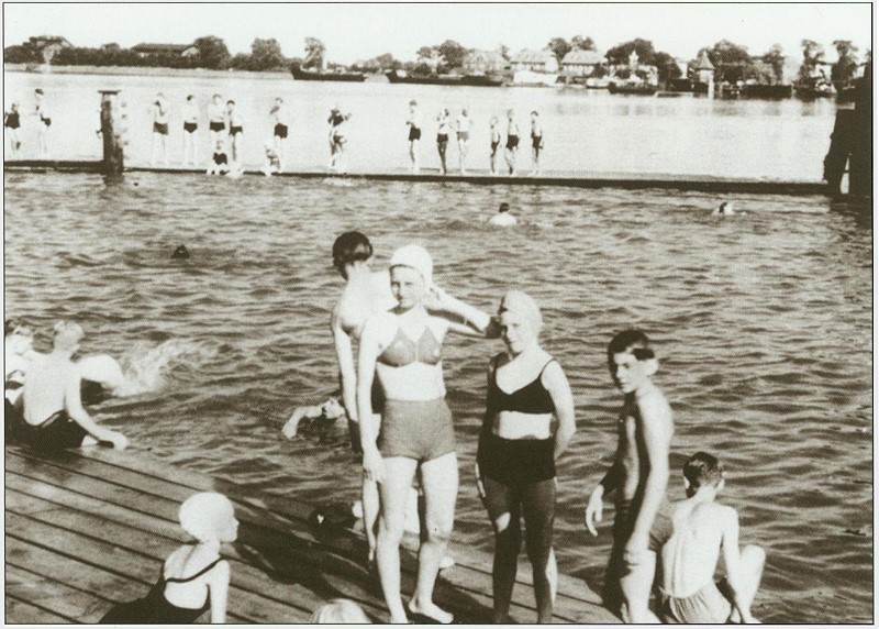 Datei:Freibad Fähranleger.jpg