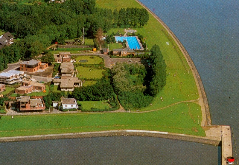 Datei:PAC-E015 Freibad Ende 70.jpg