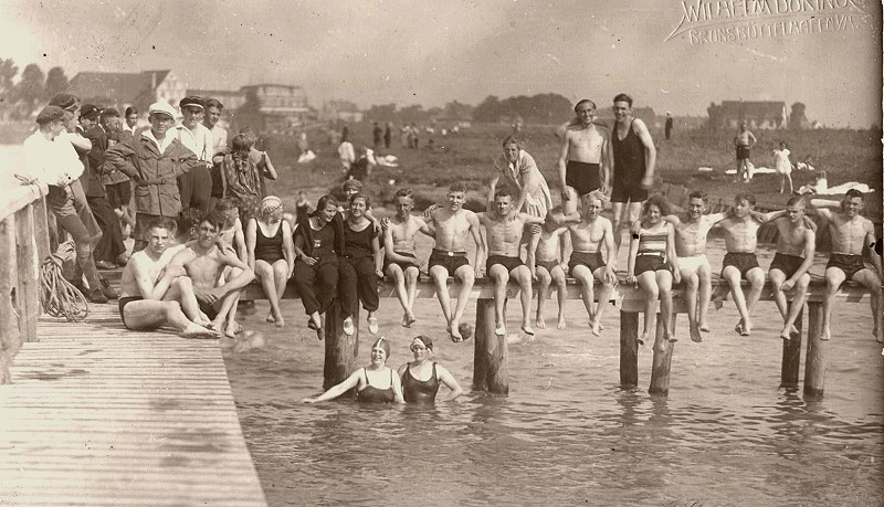 Datei:Badeanstalt Alter Hafen um 1938.jpg