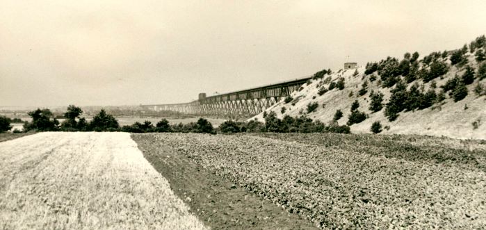 Datei:013-Hochbrücke Hochdonn.jpg