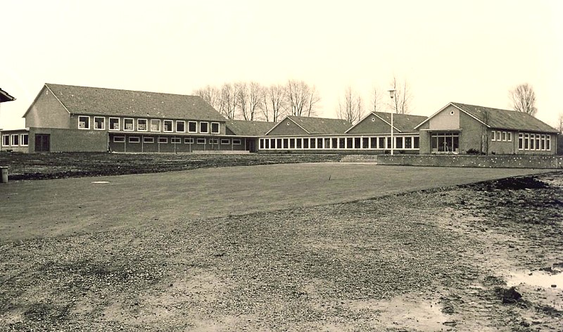 Datei:Volksschule Brbkoog-1967.jpg