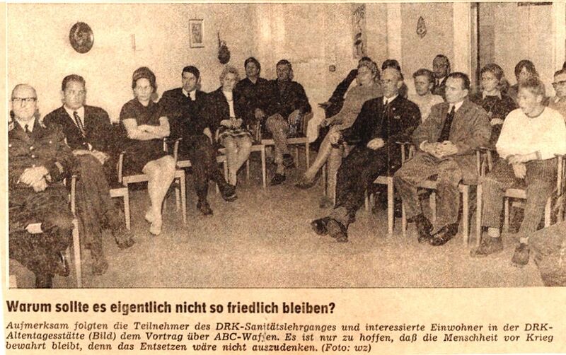 Datei:1970er-DRK-Lehrgang.jpg