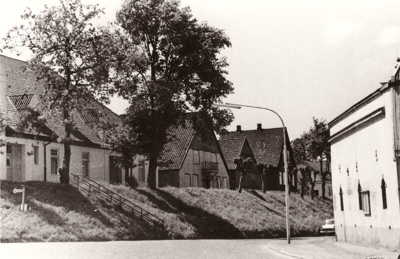 Datei:Auf dem Deich-1963-02-GR.jpg