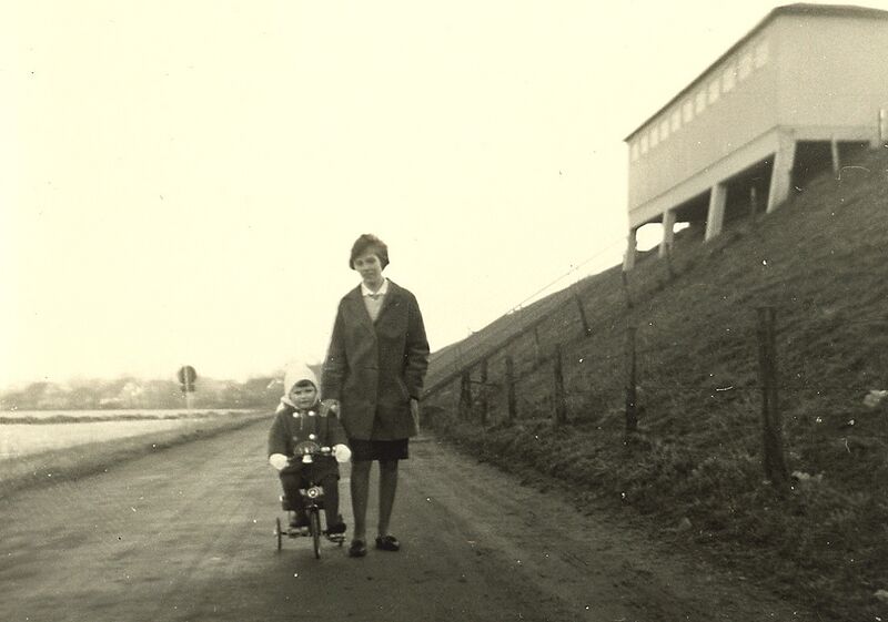 Datei:(WeWi)-Umkleidekabinen ca. 1963.jpg