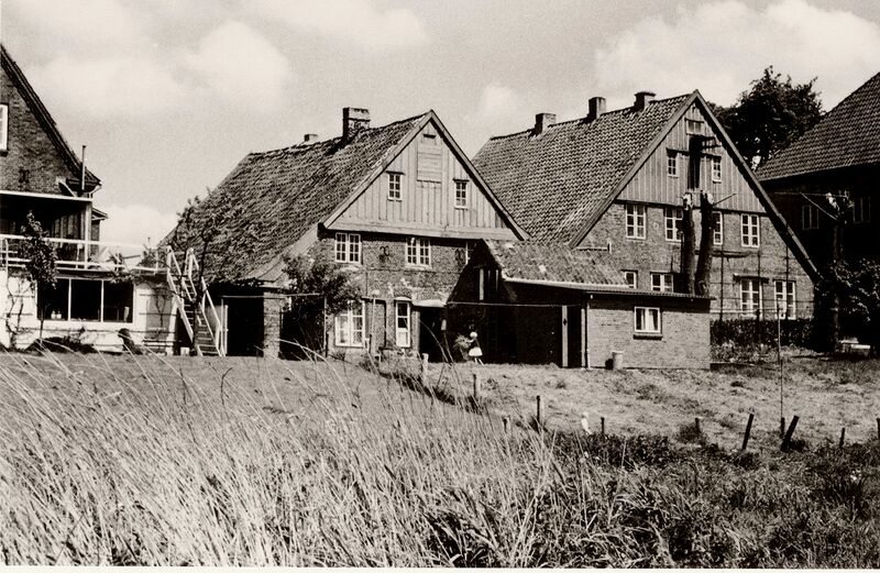 Datei:Auf dem Deich-1963-03-GR.jpg