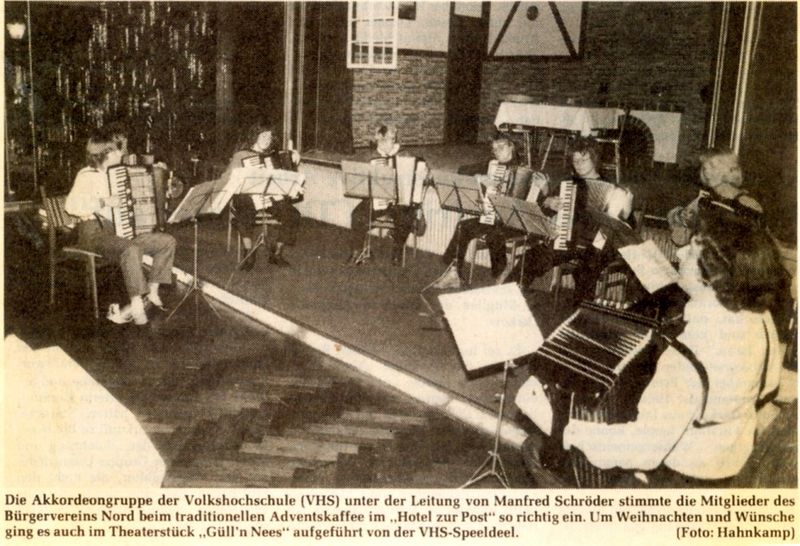 Datei:Akkordeongruppe 1985.jpg