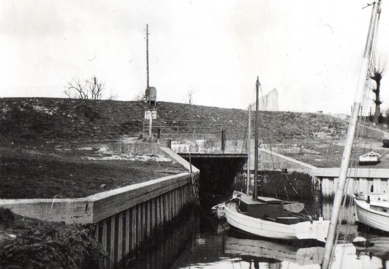 Datei:1949-Uferbefestigung Schleuse Alter Hafen-1.jpg