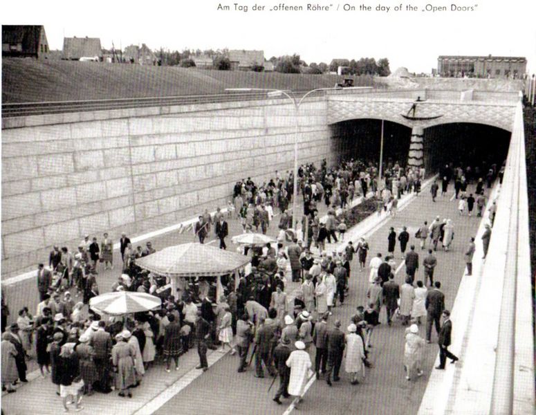 Datei:Rendsburg-Straßentunnel-offener Tunnel-1961.jpg