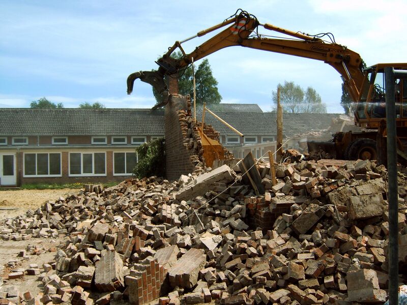 Datei:(UB) 05-05-26a - Abriss Schule Nord 10.jpg