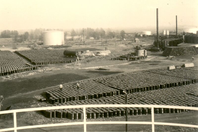 Datei:MAWAG, Fässer (HL) - 01.jpg