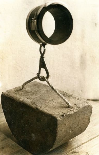 Datei:087-Betongewicht.jpg