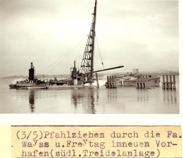 Datei:077-Pfahlziehen Wayss+Freitag.jpg