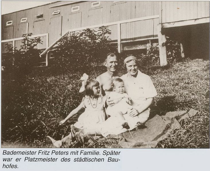 Datei:Bad Alten Hafen-Bademeister.jpg