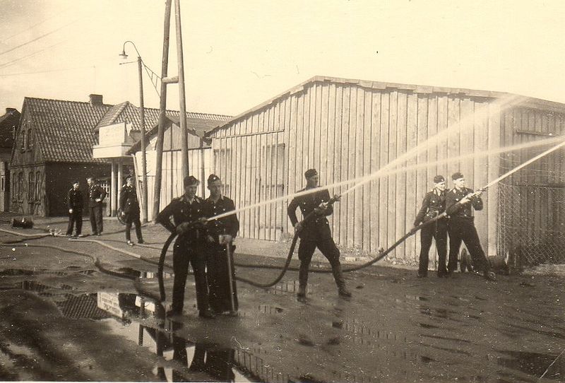 Datei:152-Übung Tiedemannstr-1953.jpg
