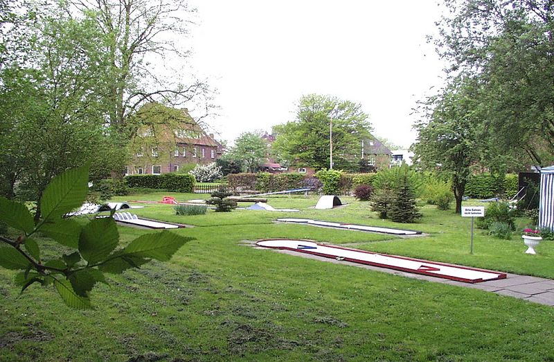 Datei:Minigolfplatz.jpg