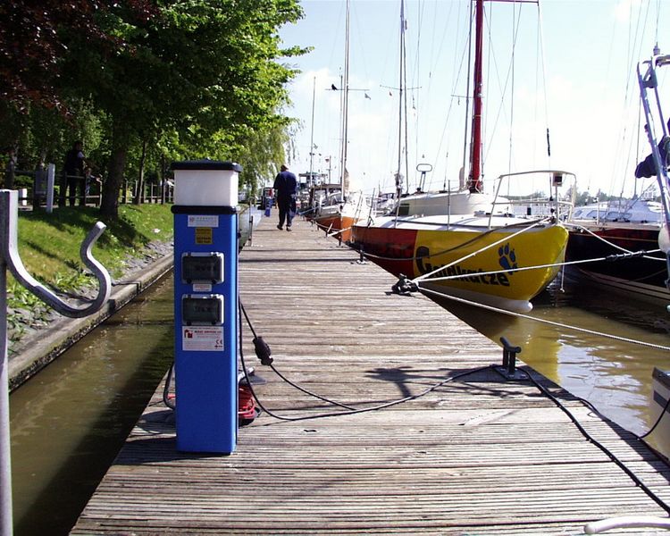 Datei:Yachthafen 5.01a.jpg