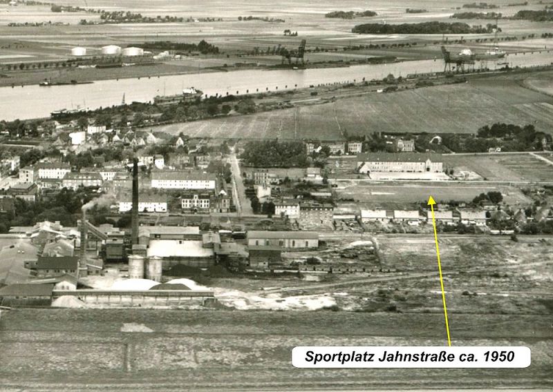 Datei:Sportplatz Jahnstraße-2.jpg