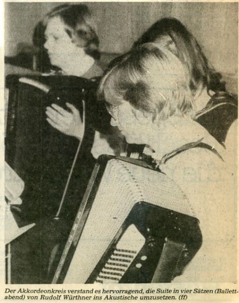 Datei:VHS-Akkordeonkreis-1982.jpg