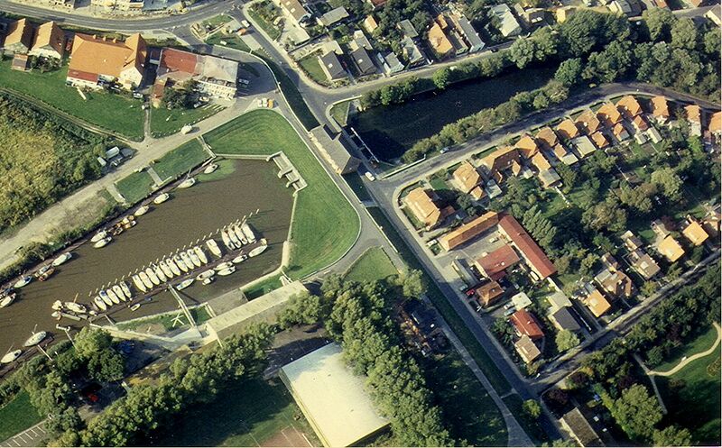 Datei:Unter dem Deiche-1970er-2.jpg