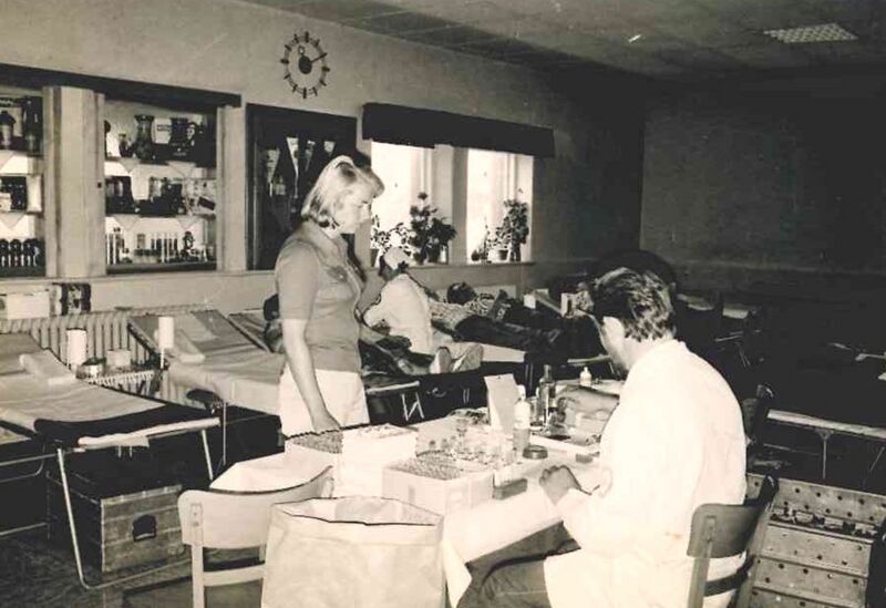 Datei:1975-Blut spenden-Kali-3.jpg