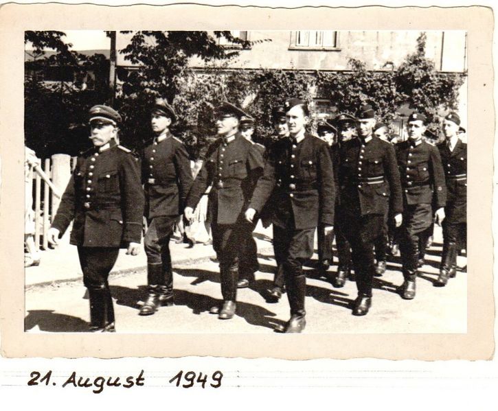 Datei:24-70Jahre FF-Brb-Ort-1949a.jpg