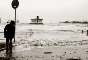 Sturmflut 1976-Krabbenschuppen-4.jpg
