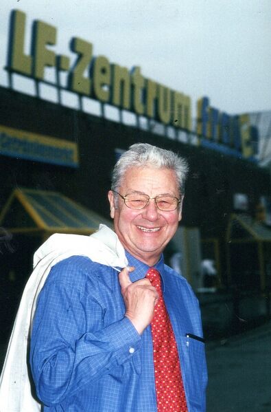 Datei:Peter Frauen ca.1990er.jpg