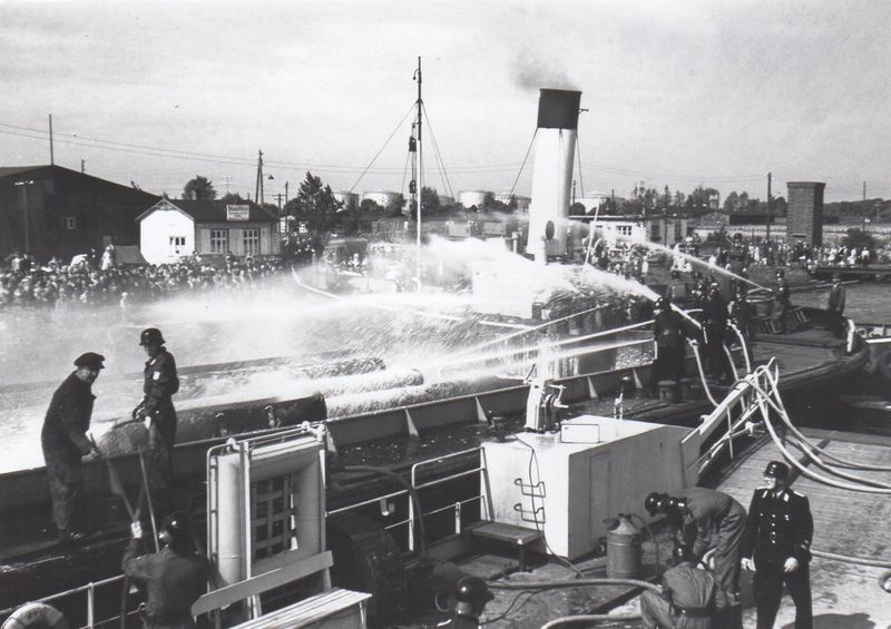 Datei:95-Kreisfeuerwehrtag 1956a.jpg
