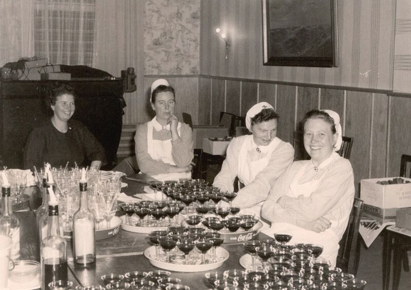 Datei:Weihnachtsfeier 1970er.jpg