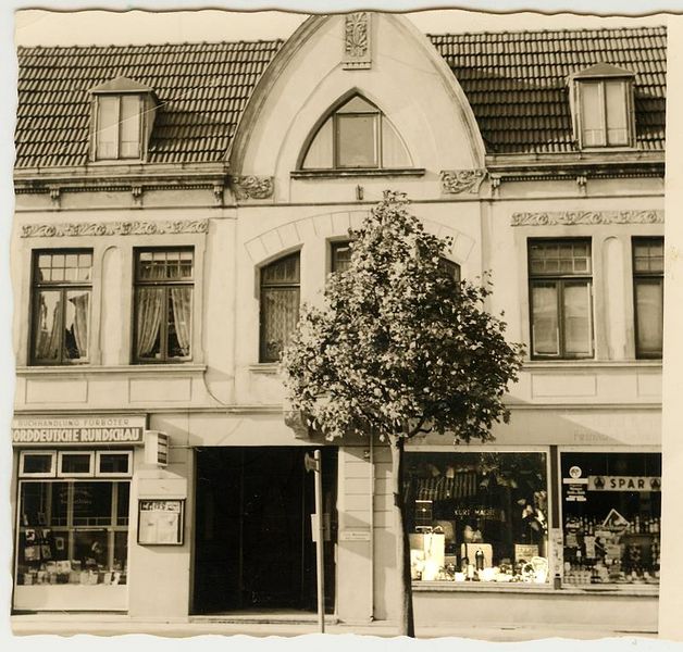 Datei:Laden Fürböter Macht Kienass-RD.jpg