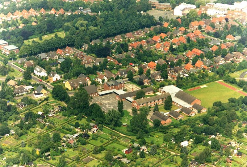 Datei:87-25-BoyLornsen,Schul,KlausGroth.jpg