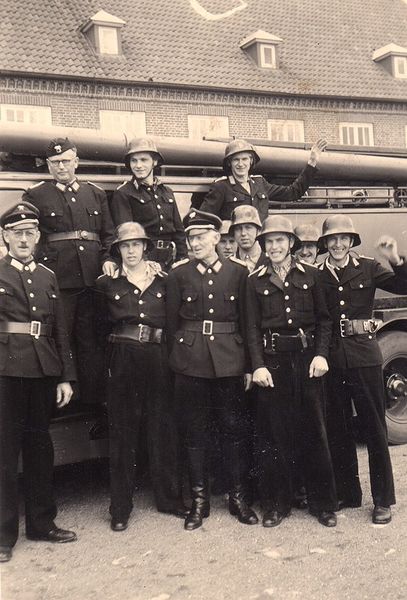 Datei:34-Feuerwehr 1952.jpg